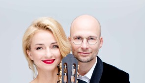 The Kupinski Guitar Duo, comprised of Ewa Jablczynska and Dariusz Kupinski, has been honored multiple times with prestigious awards and scholarships for artistic achievements, playing recitals in Europe, the US, Mexico, China, Taiwan, South Korea and Japan. They join the Segovia Classical Guitar Series Saturday, Nov.16 at 7:30 p.m. Photo by Lukasz Rajchert