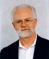 Julius Dewald Headshot