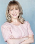 Nicole Woitowich Headshot