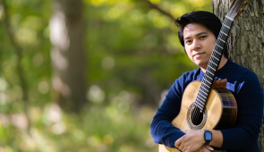 An Tran (Segovia Classical Guitar Series: May 4, 2024) continues to impress audiences with innate musicality and dynamic artistry. Photo courtesy of the artist.