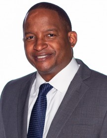 Derrick Gragg, Northwestern University’s Combe Family Vice President for Athletics & Recreation