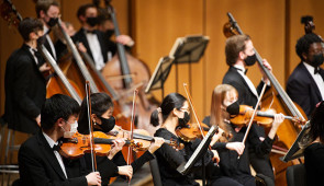 Northwestern University Symphony Orchestra. Photo by Ari Sloss.