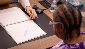 A SuperAger takes a cognitive test in the lab. (Credit: Shane Collins, Northwestern University)