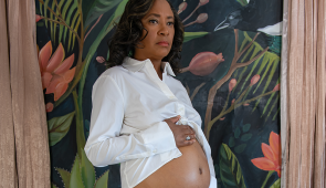 Portrait of Saudia Davis on July 26, 2022. She appeared to be seven months pregnant but actually had uterine fibroids, one of which was the size of a bowling ball. She had a hysterectomy Aug. 29, 2022 to remove her fibroids and uterus. (Credit: © Sandra Steinbrecher).