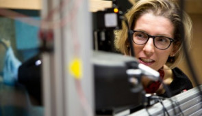 X-ray fluorescence instrument set up for the scan of La Miséreuse accroupie, with Francesca Casadio, co-director of NU-ACCESS. © Art Gallery of Ontario (AGO)