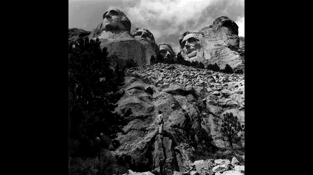 Tseng Kwong Chi's 'Mt Rushmore, North Dakota,' from the 'Expeditionary Self-Portrait Series'