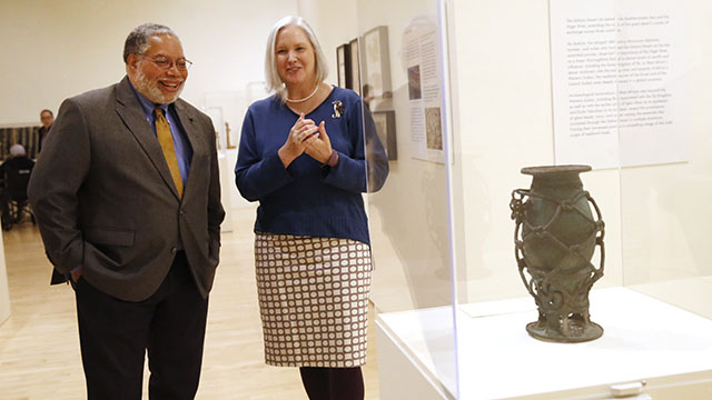 Lonnie Bunch visits the Block Museum of Art