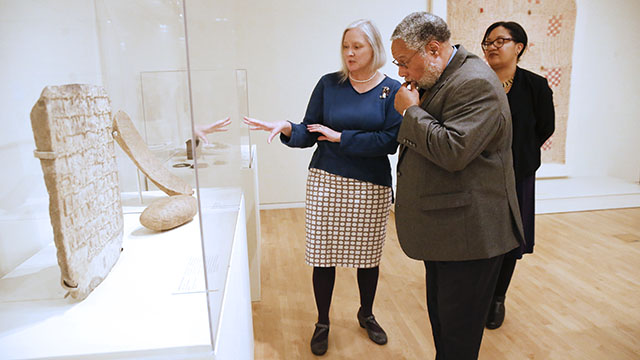 Lonnie Bunch visits the Block Museum of Art