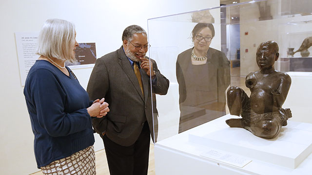 Lonnie Bunch visits the Block Museum of Art