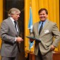 Journalist David Barstow receiving a Pulitzer Prize