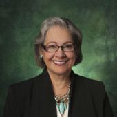 Yolanda Flores Niemann