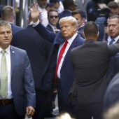 Donald Trump arrives at the Manhattan Criminal Court for his arraignment.