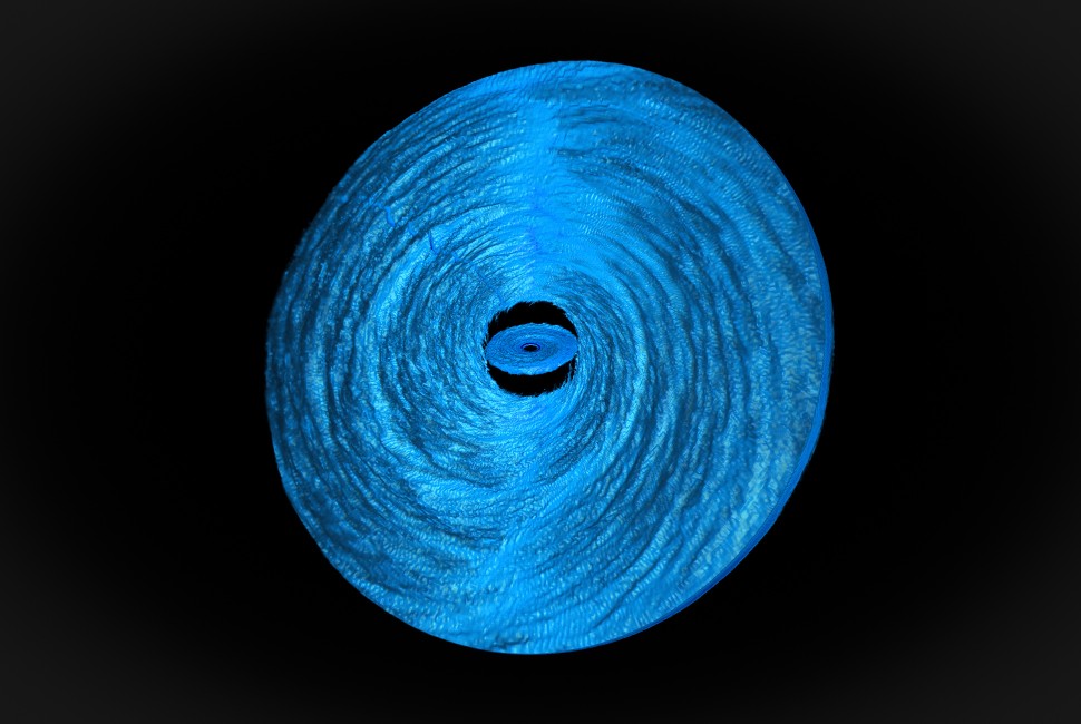 Supermassive black holes are very messy eaters •