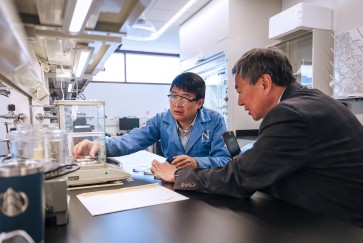 Northwestern researchers Timothy Wei and SonBinh Nguyen