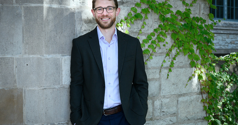 Chemist James Gaynor receives Packard Fellowship