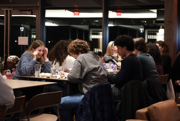 luna's pub and grill