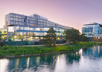 drake executive center