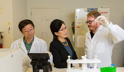 Lifang Hou in lab